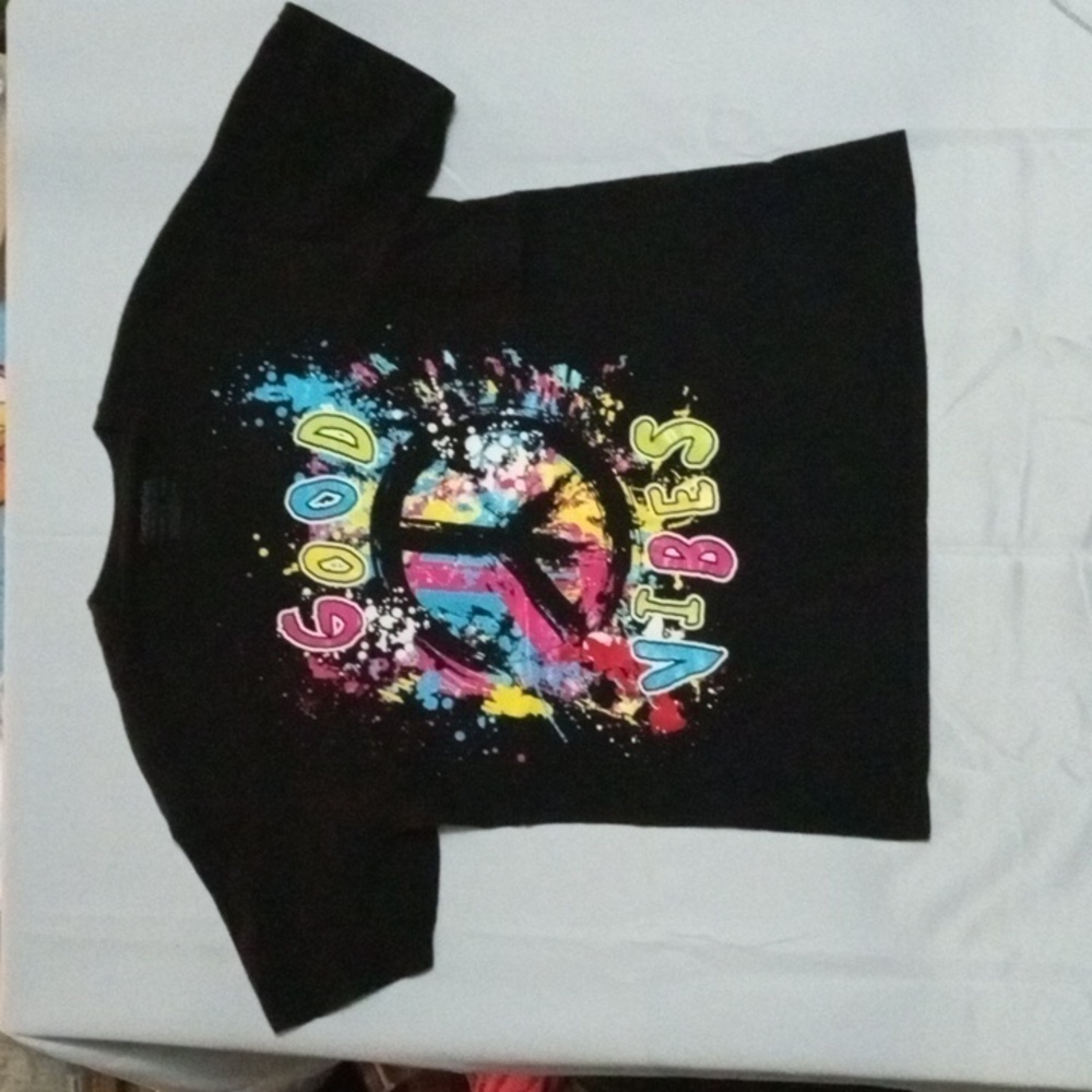 Akademiks T-shirt Size L Black with Peace graphic Pre-owned